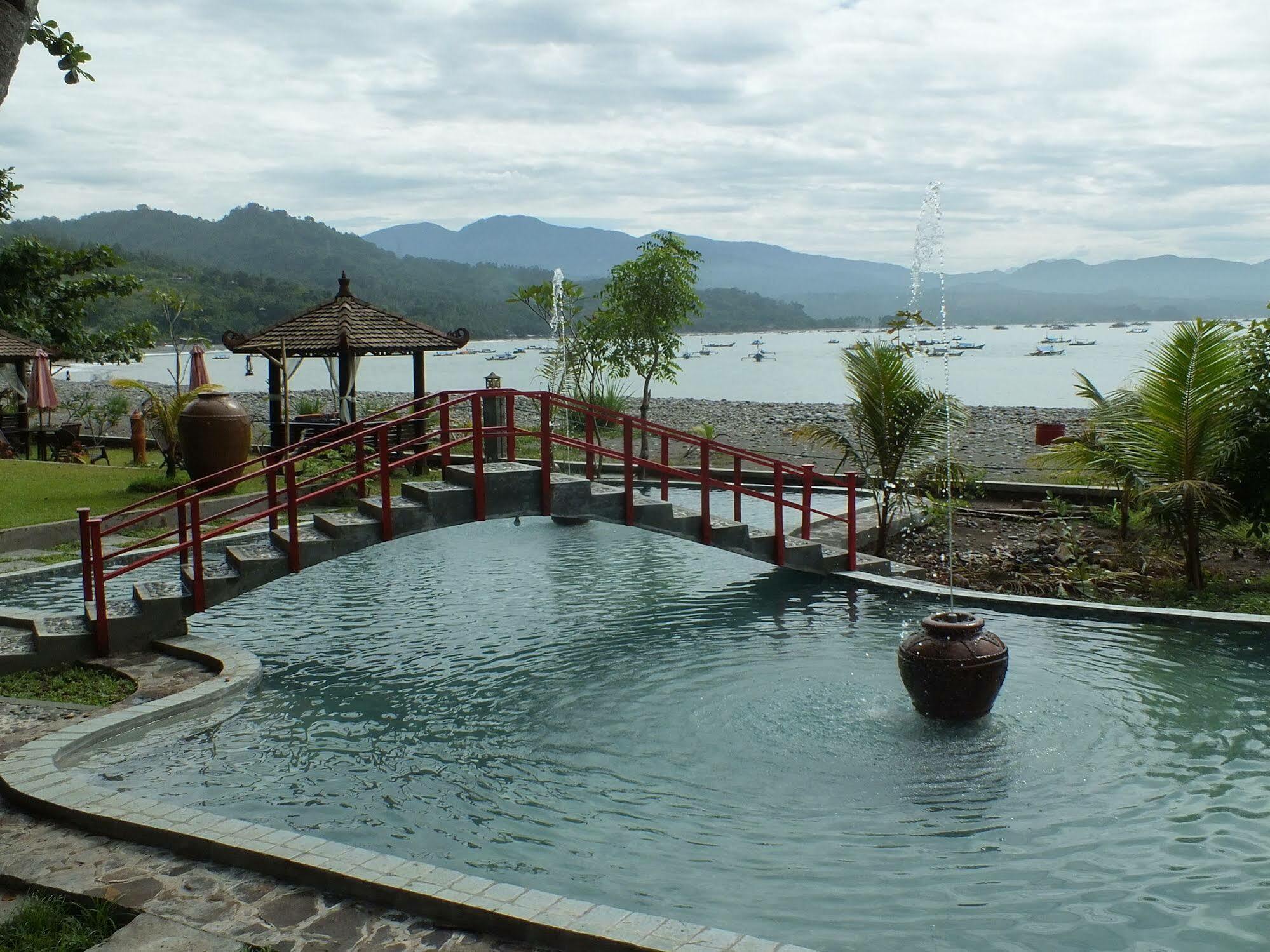 Ketapang Resort Karanghawu Buitenkant foto